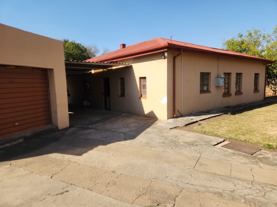 4 Bedroom Property for Sale in Rustenburg North North West